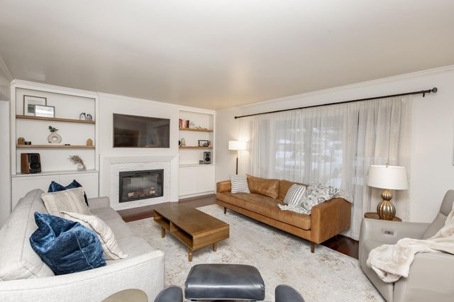 514 7th Avenue W, West Fargo, ND 58078