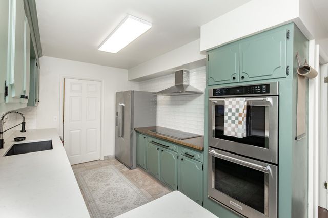 514 7th Avenue W, West Fargo, ND 58078