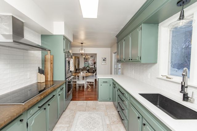 514 7th Avenue W, West Fargo, ND 58078