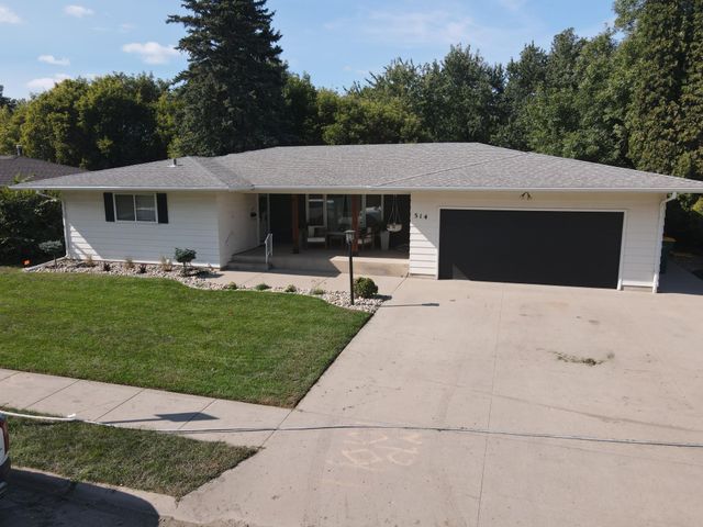 514 7th Avenue W, West Fargo, ND 58078