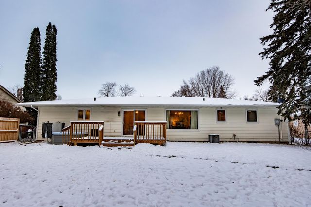 514 7th Avenue W, West Fargo, ND 58078