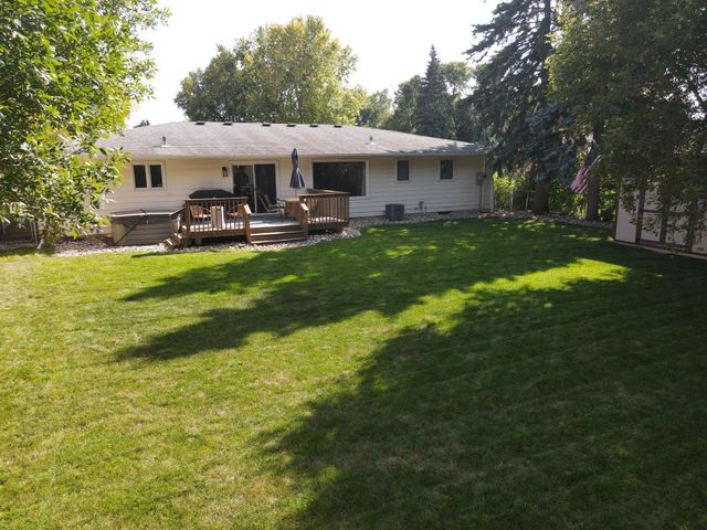 514 7th Avenue W, West Fargo, ND 58078