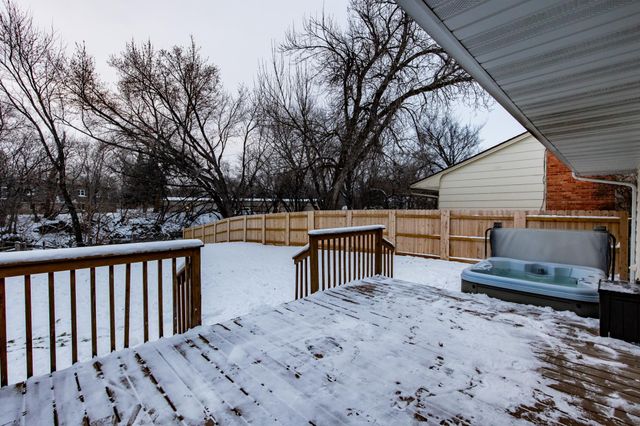 514 7th Avenue W, West Fargo, ND 58078