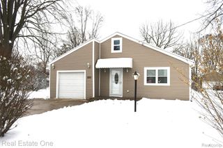 825 Ferley Street, Lansing, MI 48911