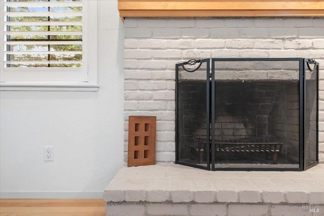 668 Wild Oak Dr, Santa Rosa, CA 95409