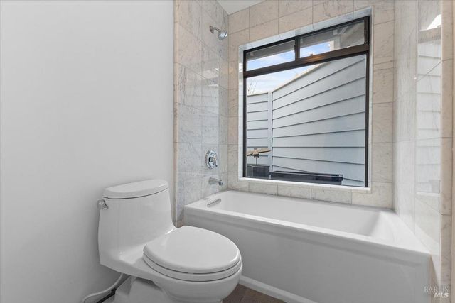 668 Wild Oak Dr, Santa Rosa, CA 95409