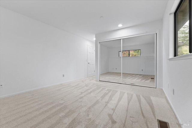 668 Wild Oak Dr, Santa Rosa, CA 95409