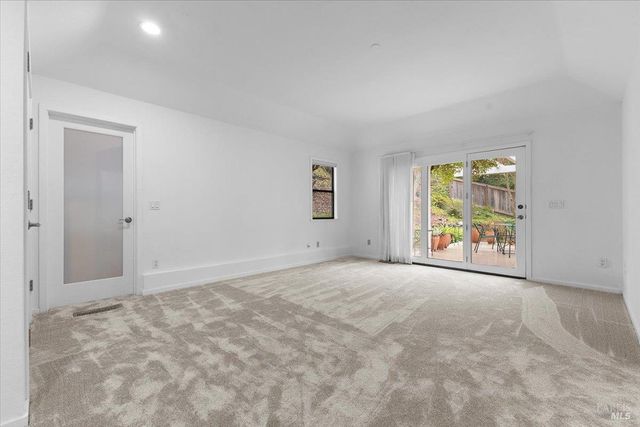 668 Wild Oak Dr, Santa Rosa, CA 95409