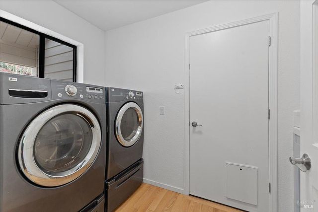 668 Wild Oak Dr, Santa Rosa, CA 95409