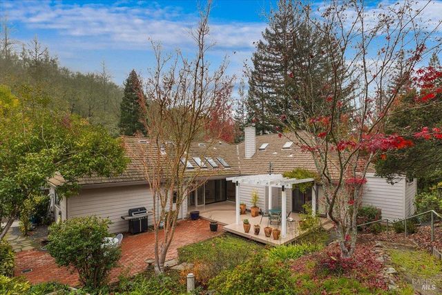 668 Wild Oak Dr, Santa Rosa, CA 95409