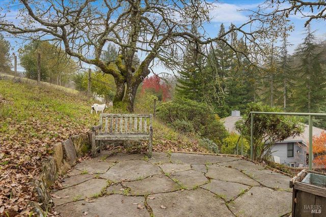 668 Wild Oak Dr, Santa Rosa, CA 95409