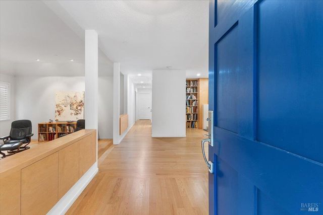 668 Wild Oak Dr, Santa Rosa, CA 95409