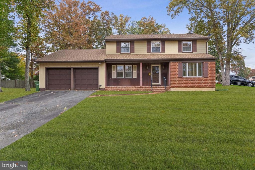 731 SHAWNEE RD, Blackwood, NJ 08012