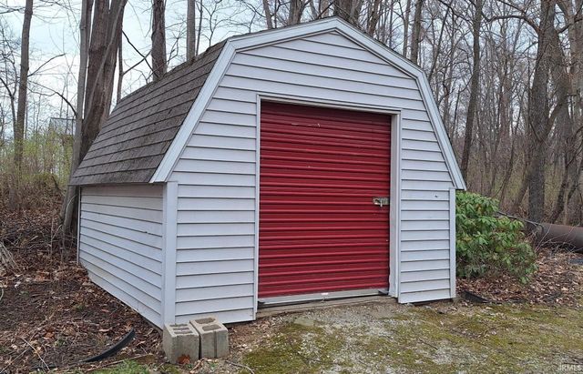 3378 E 1000 N Road, Syracuse, IN 46567