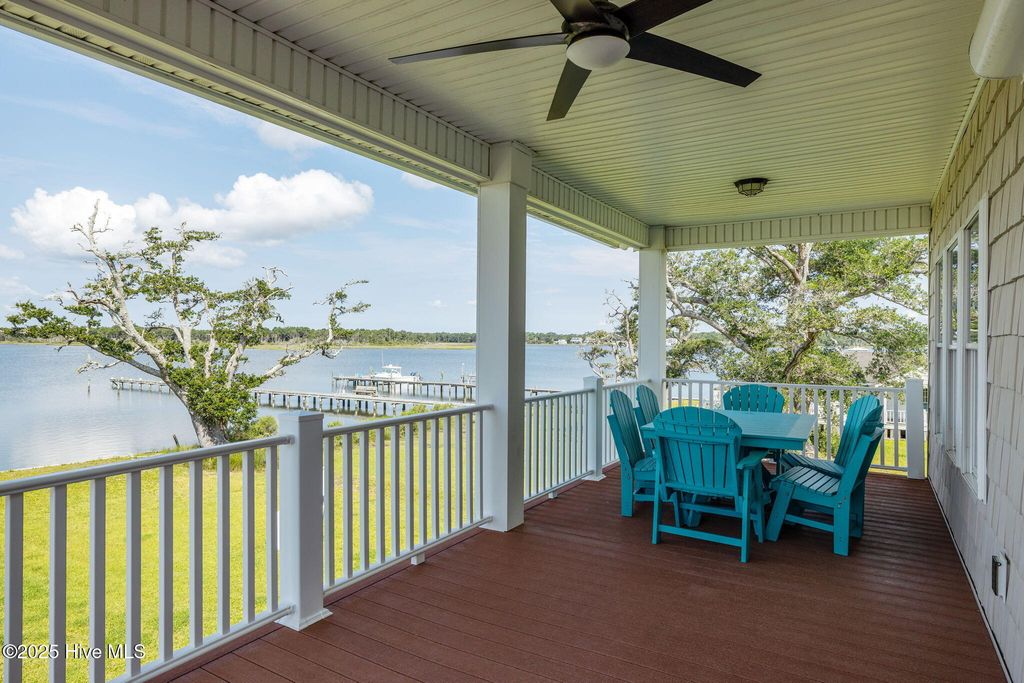 Image 6 of property listing at 429 Live Oak Road, Newport, NC 28570