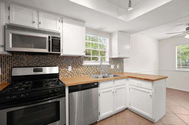 11709 Sterlinghill DR, Austin, TX 78758