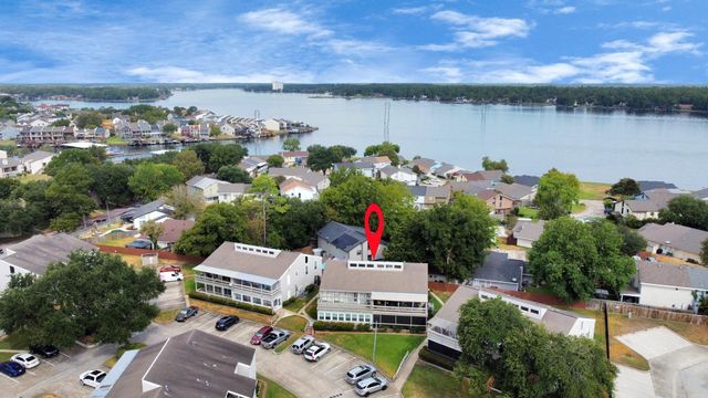 176 April Point Drive N, Conroe, TX 77356