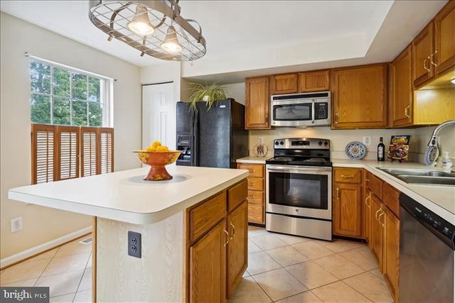 12938 FREESTONE CT, Woodbridge, VA 22192