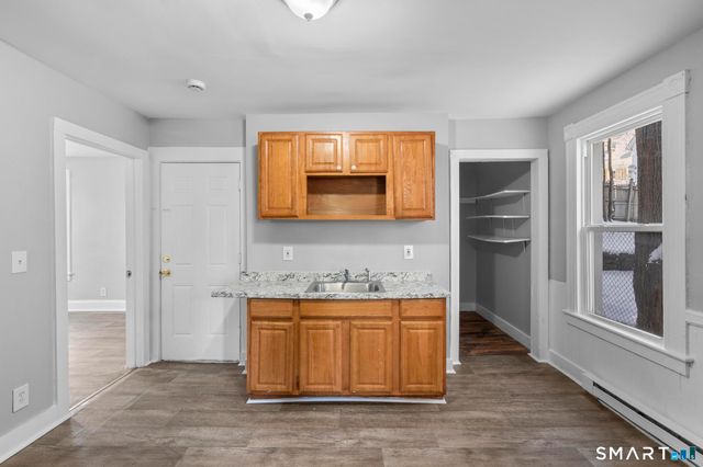 48 Dikeman Street, Waterbury, CT 06704