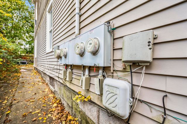 48 Dikeman Street, Waterbury, CT 06704