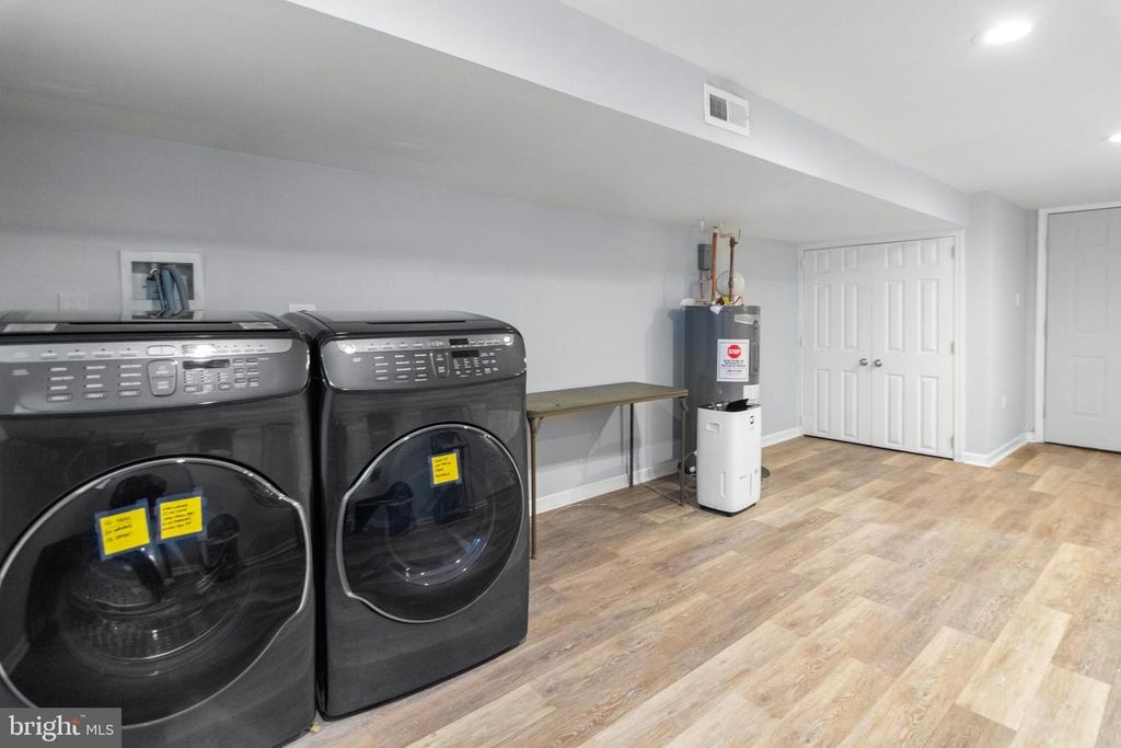 Image 38 of property listing at 1602 E BIDDLE ST, Baltimore, MD 21213