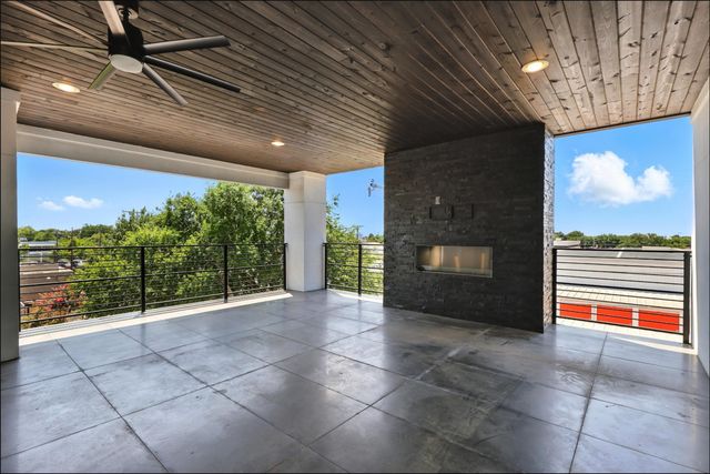 3523 N Versailles Avenue, Dallas, TX 75209