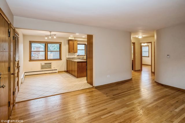 6855 N Olmsted Avenue 1N, Chicago, IL 60631