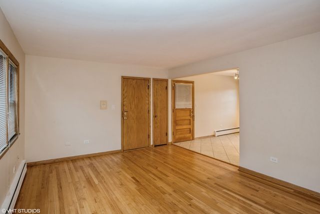 6855 N Olmsted Avenue 1N, Chicago, IL 60631