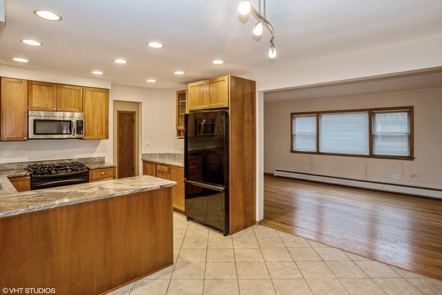 6855 N Olmsted Avenue 1N, Chicago, IL 60631