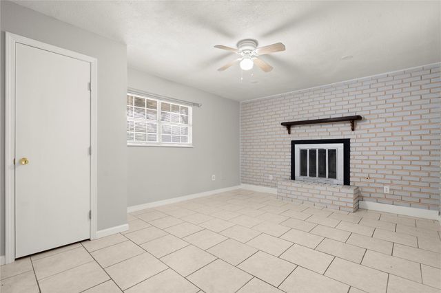 907 Northbend Drive, Baytown, TX 77521