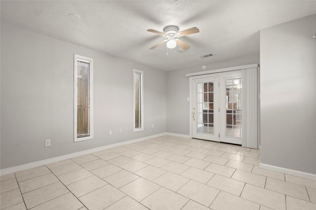 907 Northbend Drive, Baytown, TX 77521