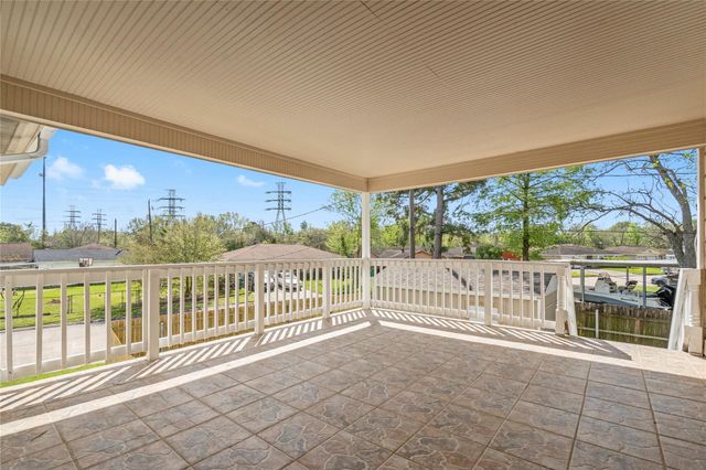 907 Northbend Drive, Baytown, TX 77521