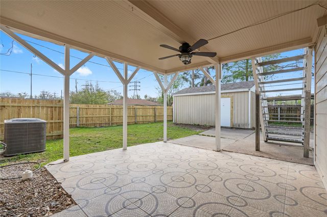 907 Northbend Drive, Baytown, TX 77521