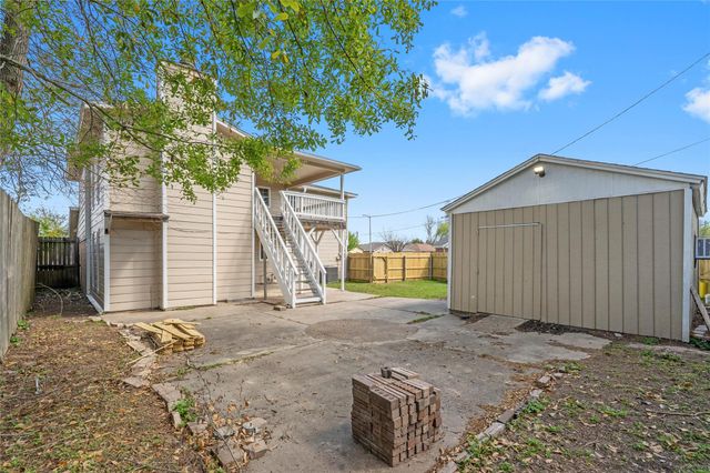 907 Northbend Drive, Baytown, TX 77521