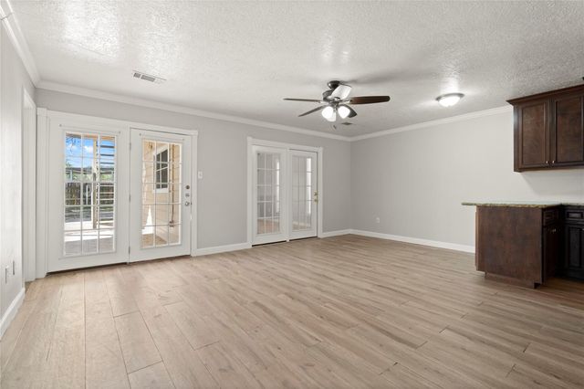 907 Northbend Drive, Baytown, TX 77521