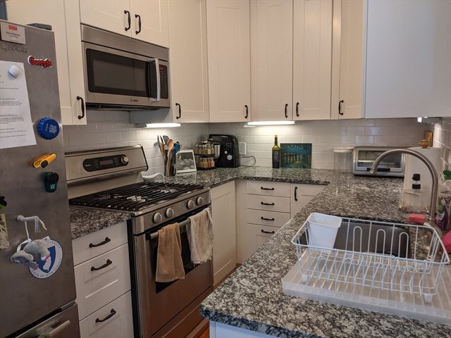 66 Queensberry St. 120, Boston, MA 02215