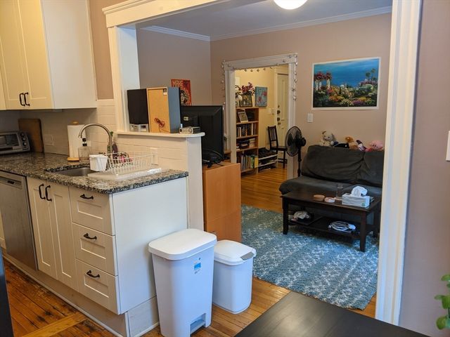 66 Queensberry St. 120, Boston, MA 02215