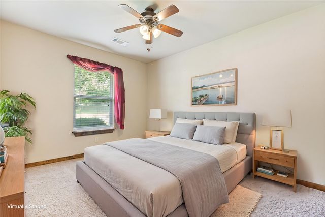 105 Pecan Street, Whitesboro, TX 76273