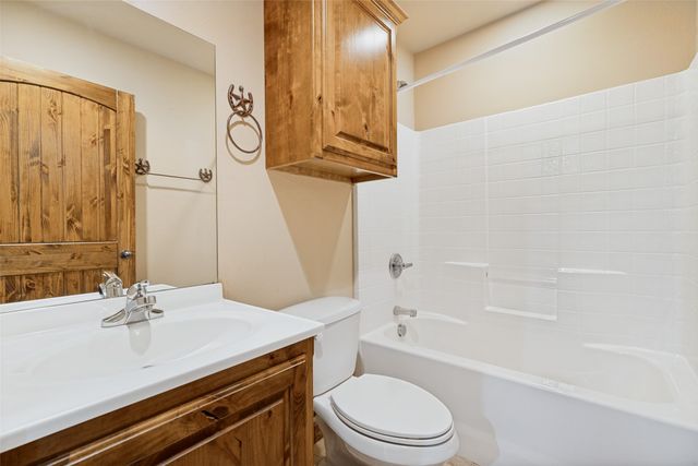 105 Pecan Street, Whitesboro, TX 76273