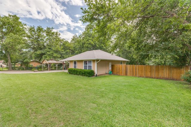 105 Pecan Street, Whitesboro, TX 76273