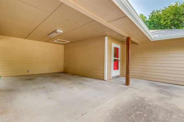 105 Pecan Street, Whitesboro, TX 76273