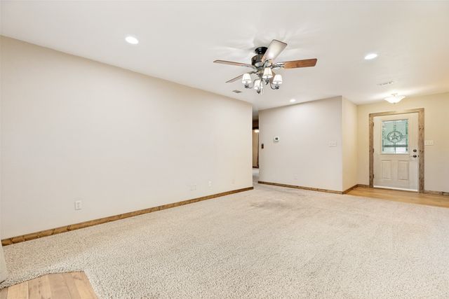 105 Pecan Street, Whitesboro, TX 76273