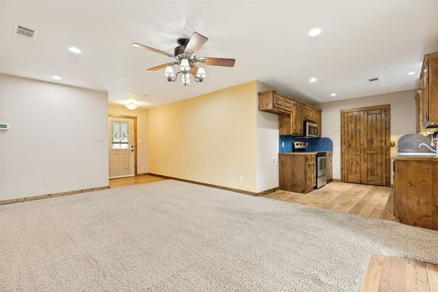 105 Pecan Street, Whitesboro, TX 76273