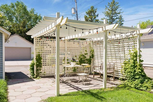 1263 Como Boulevard W, Saint Paul, MN 55103