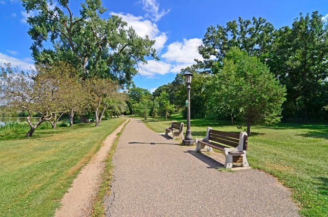 1263 Como Boulevard W, Saint Paul, MN 55103