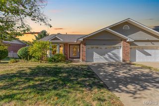 2961 Oakmoor Drive, St Charles, MO 63301