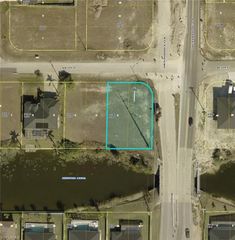 2 9th ST, Cape Coral, FL 33993