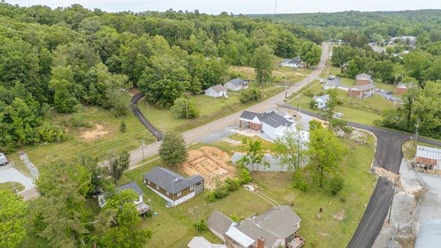 411 Highway 64, W, Waynesboro, TN 38485
