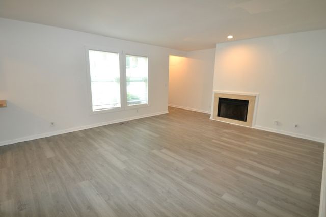2135 Acklen Ave Apt 9, Nashville, TN 37212