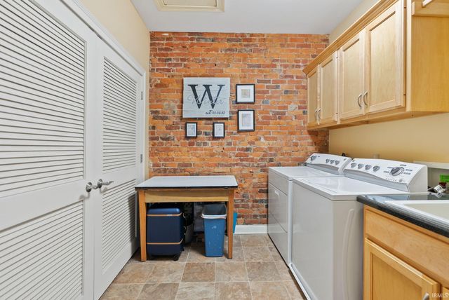 1113 Broadway, Fort Wayne, IN 46802